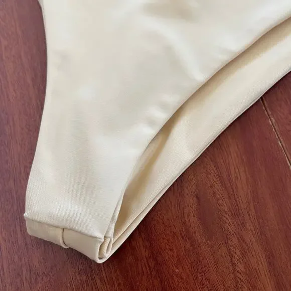 Skatie• ‘Mandi’ Bikini Bottoms in BUTTERCUP